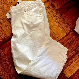 Zac & Rachel white Capri size:10